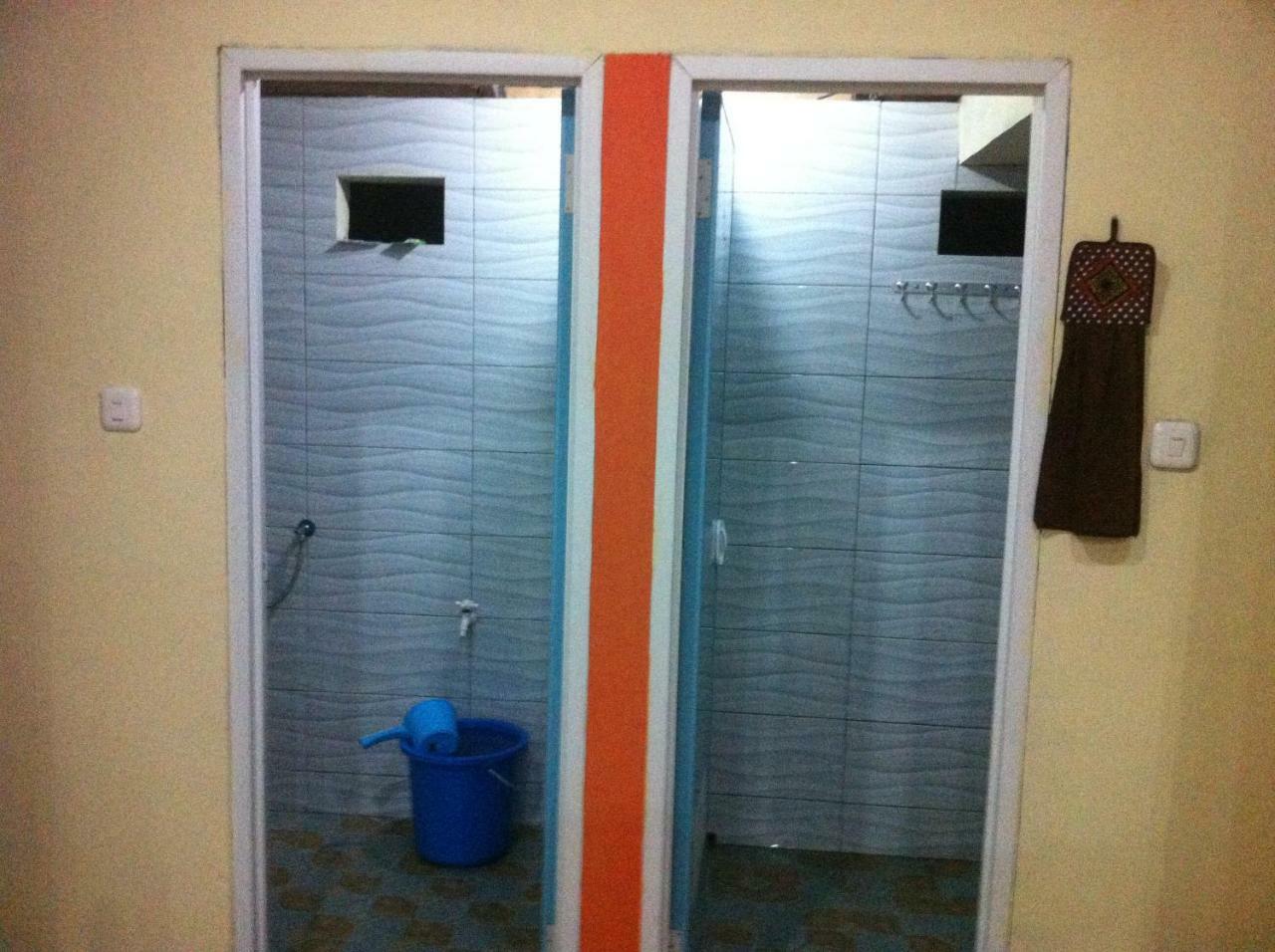 Blue Shark Divers Homestay *